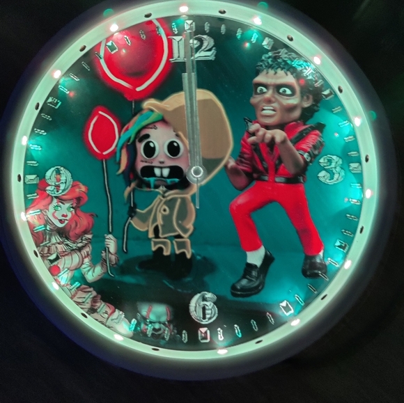 Tekashi gets a thriller clock - Picture 9 of 12